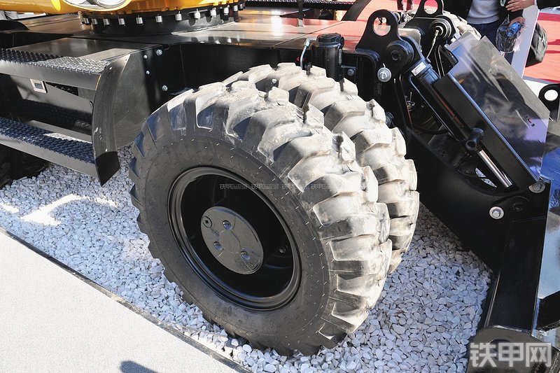 卡特彼勒M317D2挖掘机局部