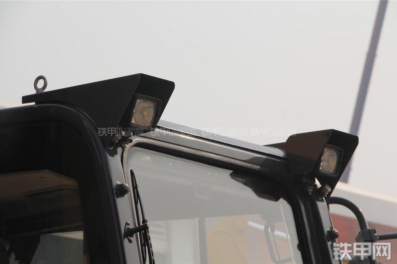 柳工CLG970E挖掘机局部