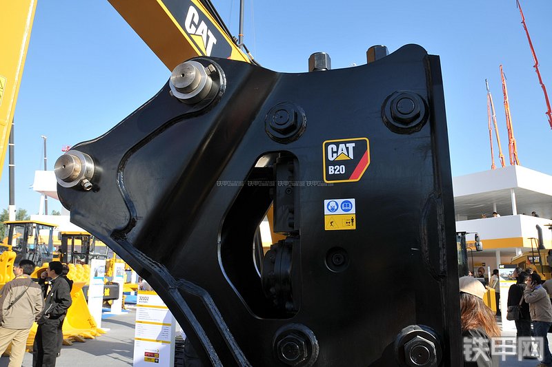 卡特彼勒B20破碎锤局部