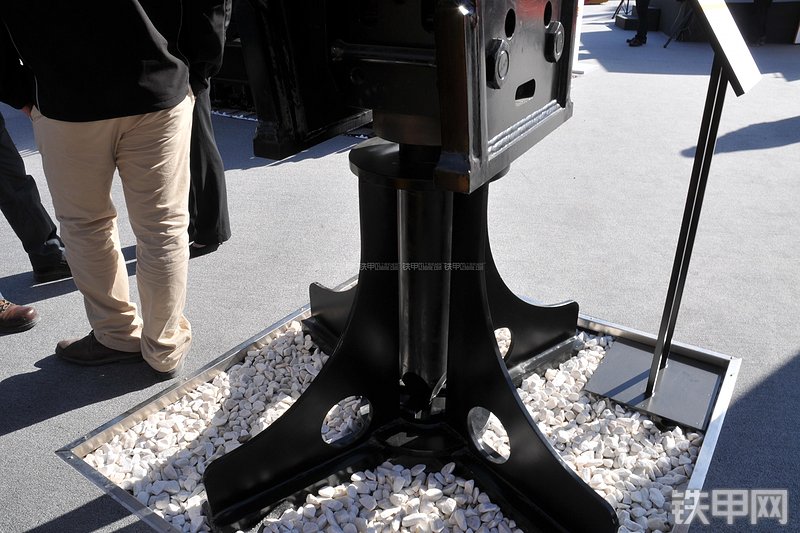 卡特彼勒B20破碎锤局部