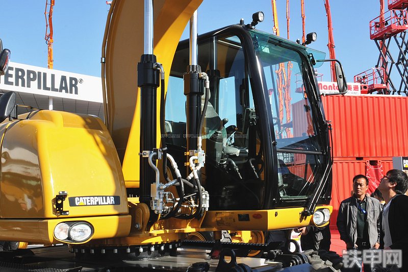 卡特彼勒M317D2挖掘机局部