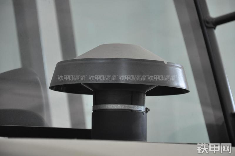 特雷克斯TLB820挖掘装载机局部