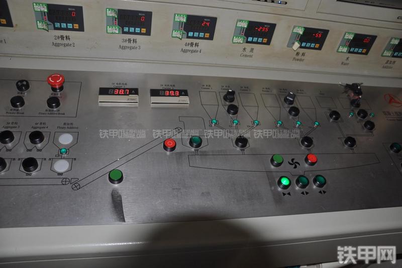 三一重工HZS180混凝土搅拌站局部