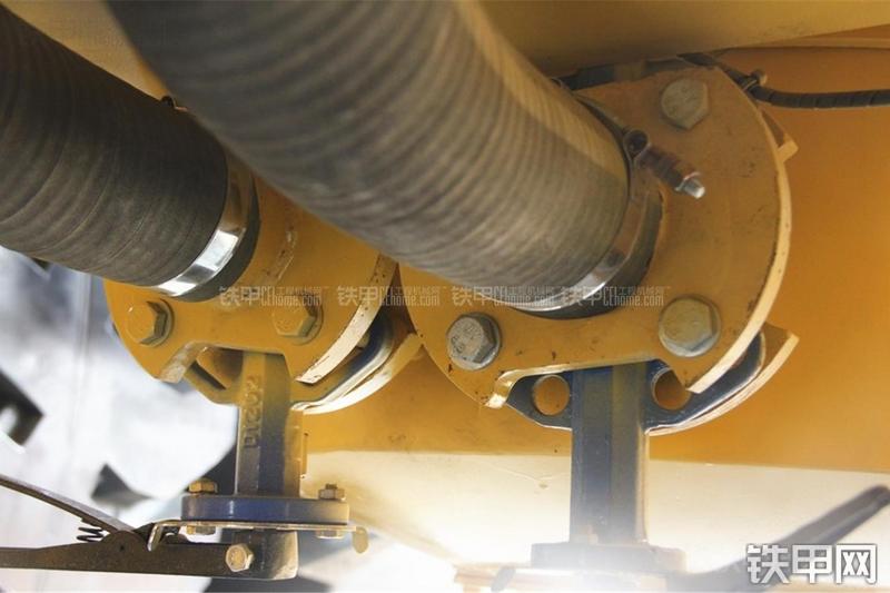 柳工SGE240非公路自卸车局部