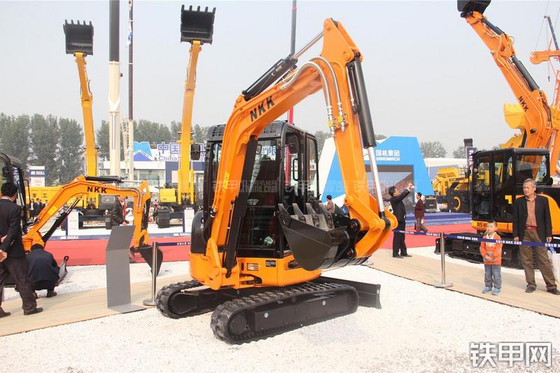 京城长野NS35R-8挖掘机整机外观