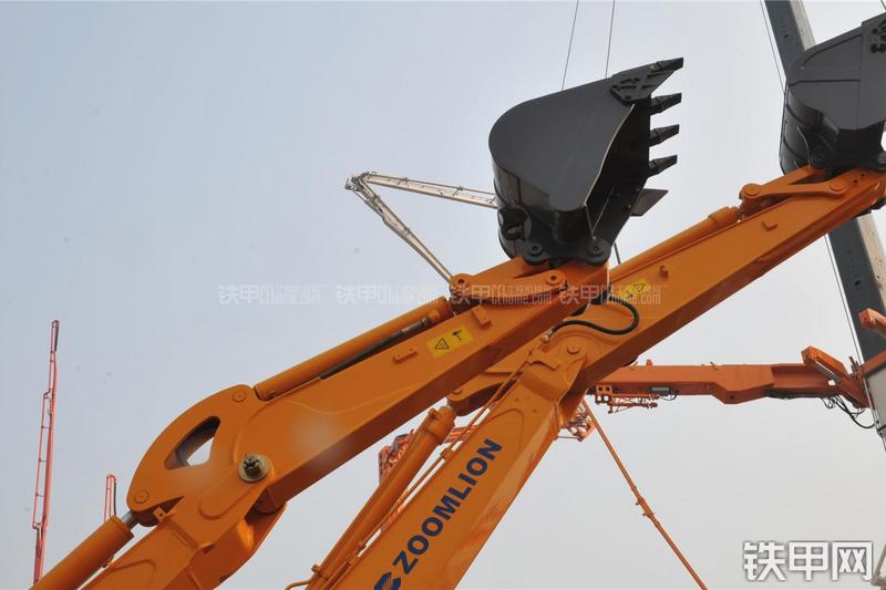 中联重科ZE60E挖掘机局部