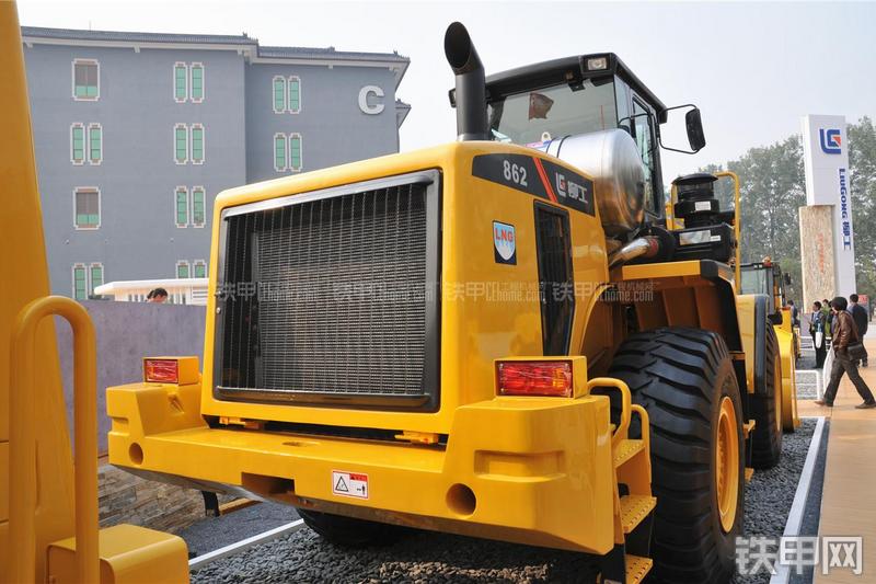 柳工CLG862装载机整机外观
