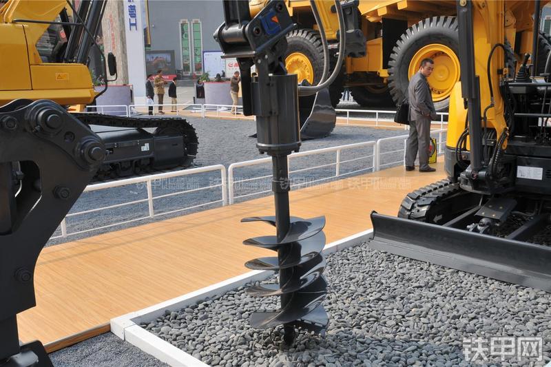 柳工CLG9035E挖掘机局部