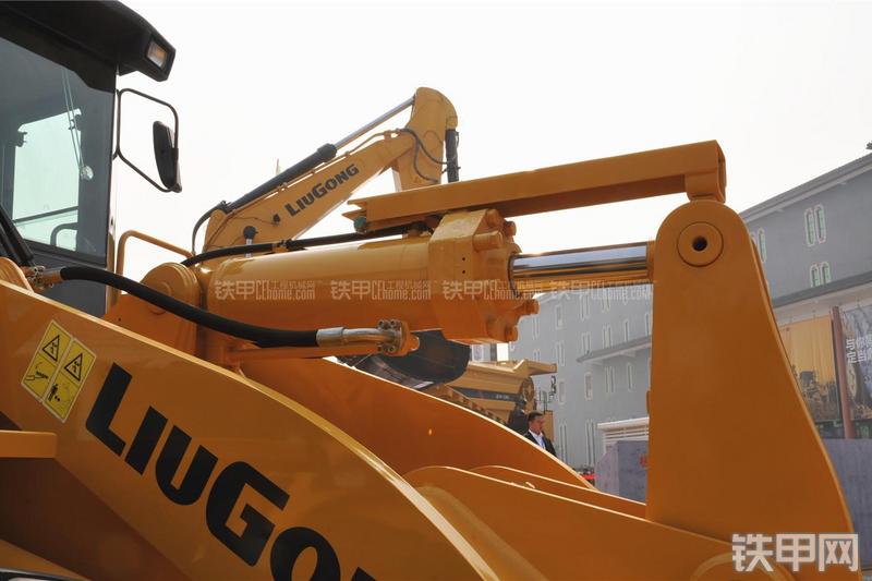 柳工CLG862装载机局部