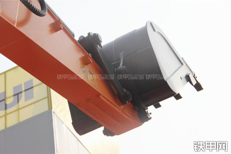 詹阳重工JYL6085挖掘机局部