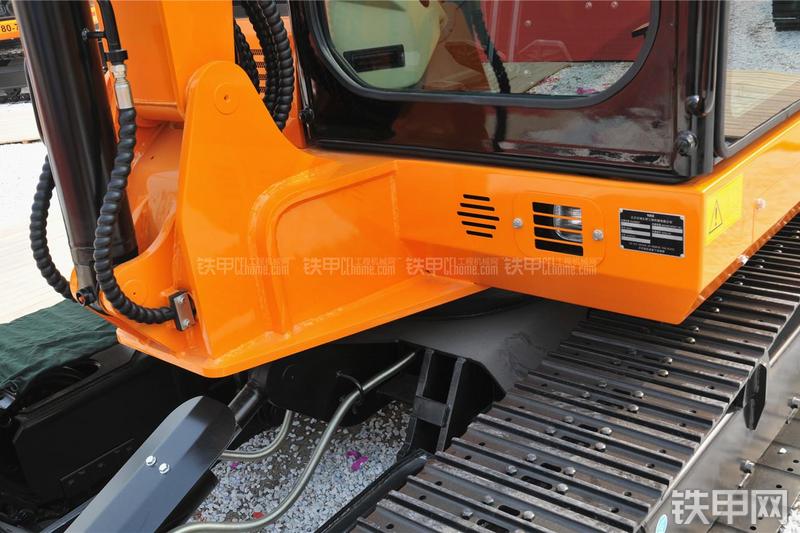 京城长野NS60C挖掘机局部