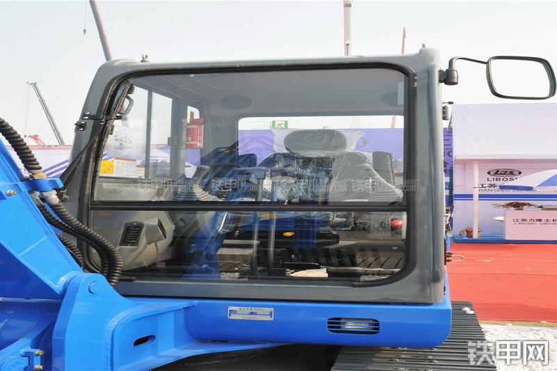 山重建机GC58-8挖掘机局部