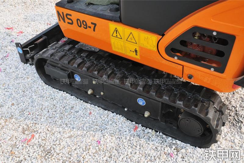 京城长野NS09-7挖掘机局部