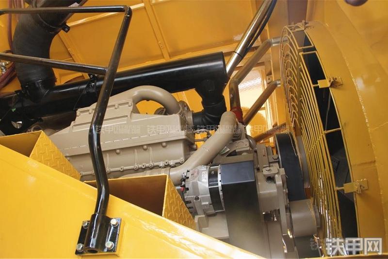 柳工SGE240非公路自卸车局部