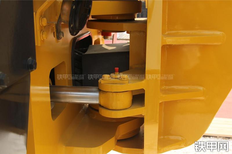 山推SG21A-3平地机局部