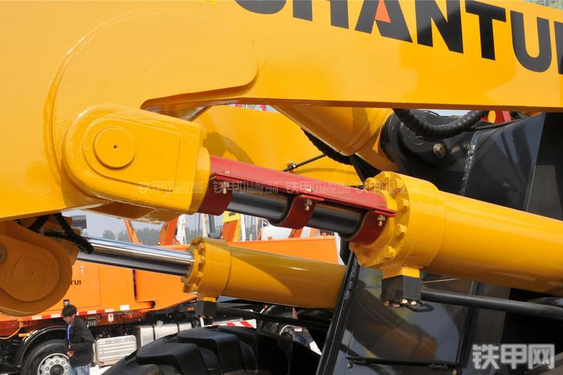 山推SL50WN装载机局部