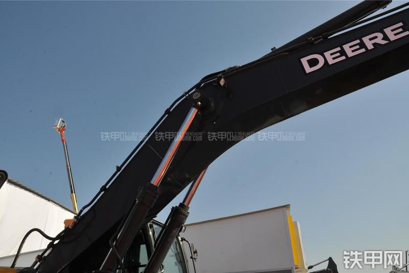 约翰迪尔E300LC挖掘机局部