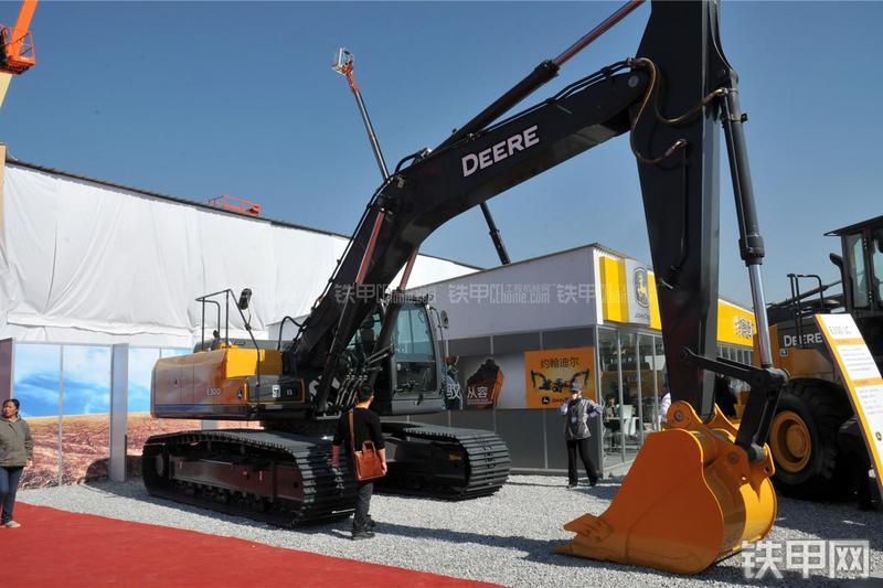 约翰迪尔E300LC挖掘机整机外观