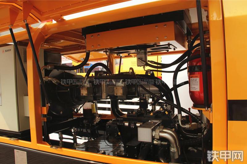 三一重工HBT8016C-5拖泵局部