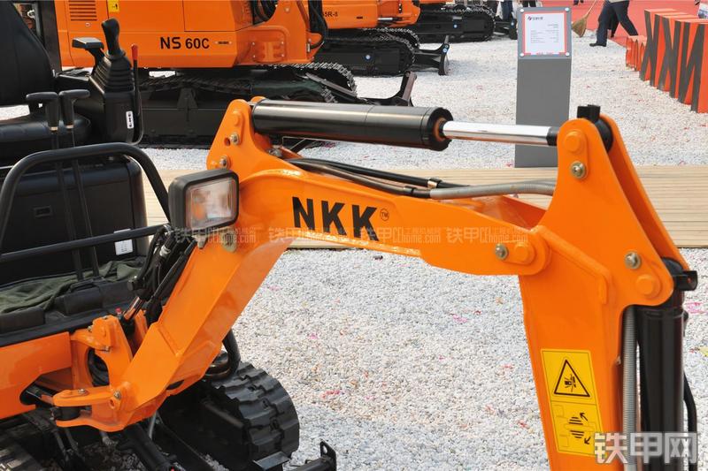 京城长野NS09-7挖掘机局部