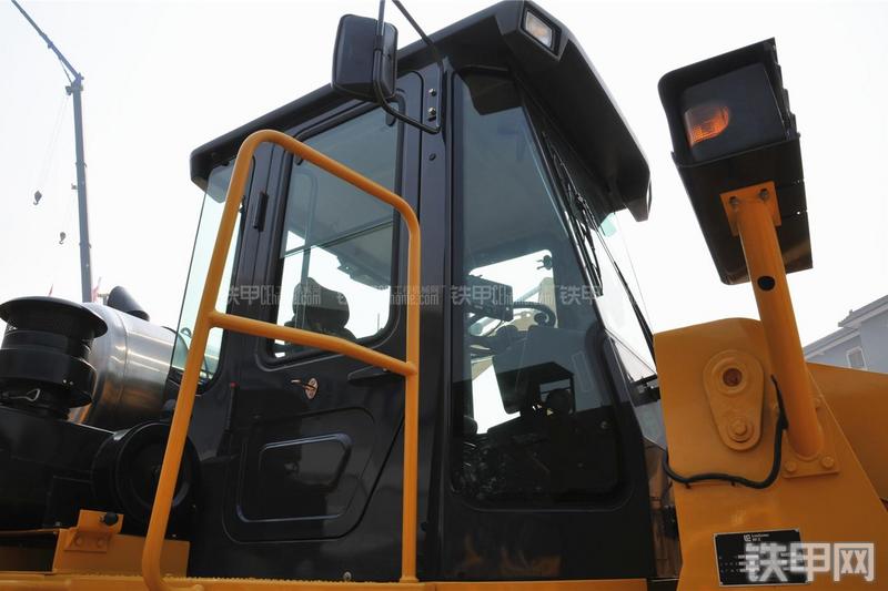 柳工CLG862装载机局部