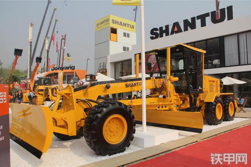 山推SG21A-3平地机整机外观