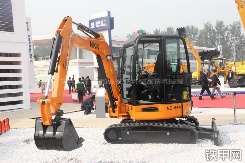 京城长野NS35R-8挖掘机整机外观