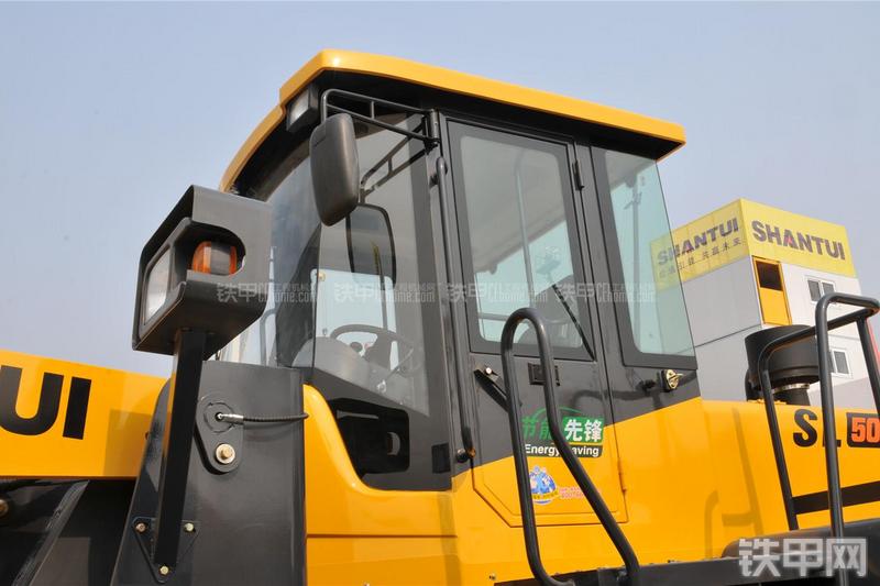 山推SL50WN装载机局部