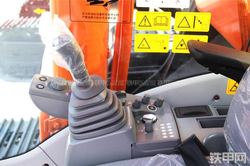 日立ZX360H-5G挖掘机局部