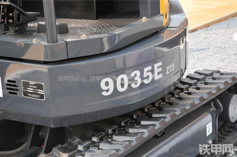 柳工CLG9035E挖掘机局部