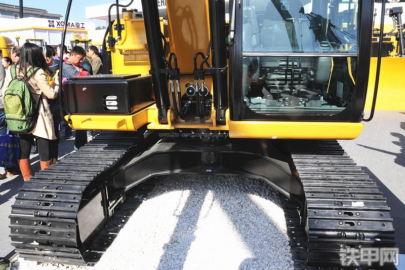 卡特彼勒313D2小型液压挖掘机局部