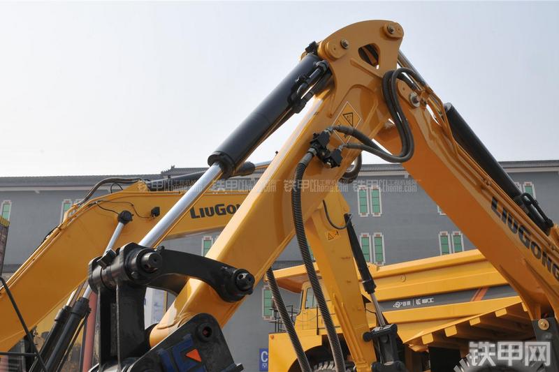 柳工CLG9035E挖掘机局部