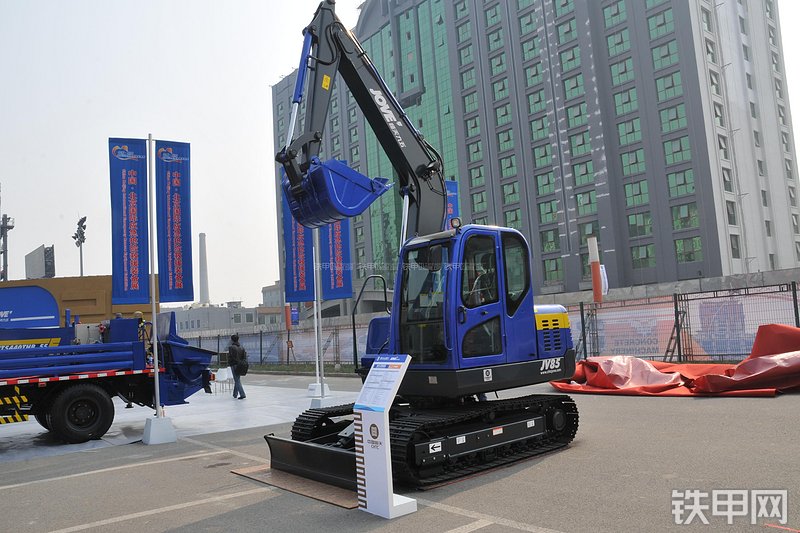 恒天九五JV85挖掘机整机外观