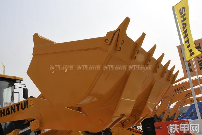 山推SL50WN装载机局部