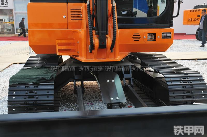 京城长野NS60C挖掘机局部