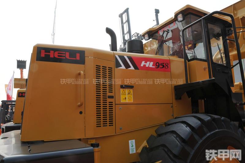 合力HL958II-WS装载机局部