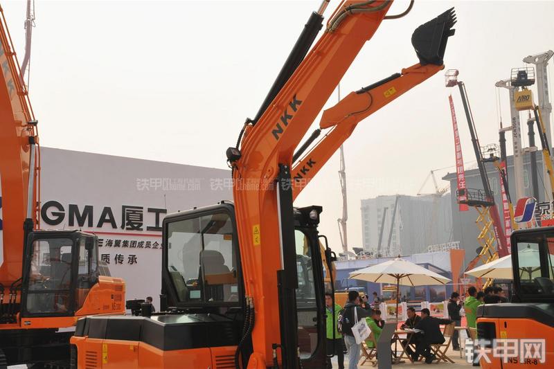 京城长野NS60C挖掘机局部