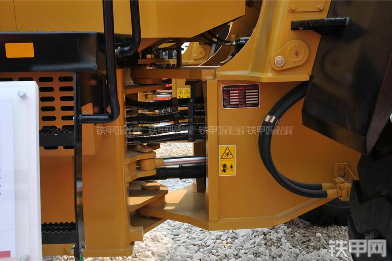 合力HL958II-WS装载机局部