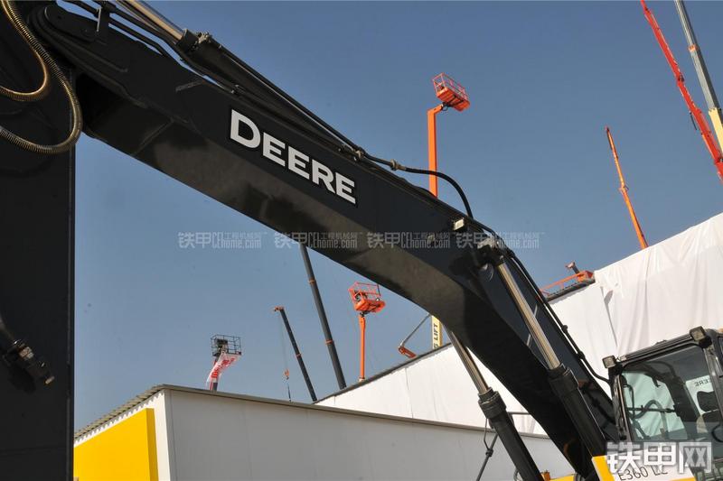 约翰迪尔E360LC挖掘机局部