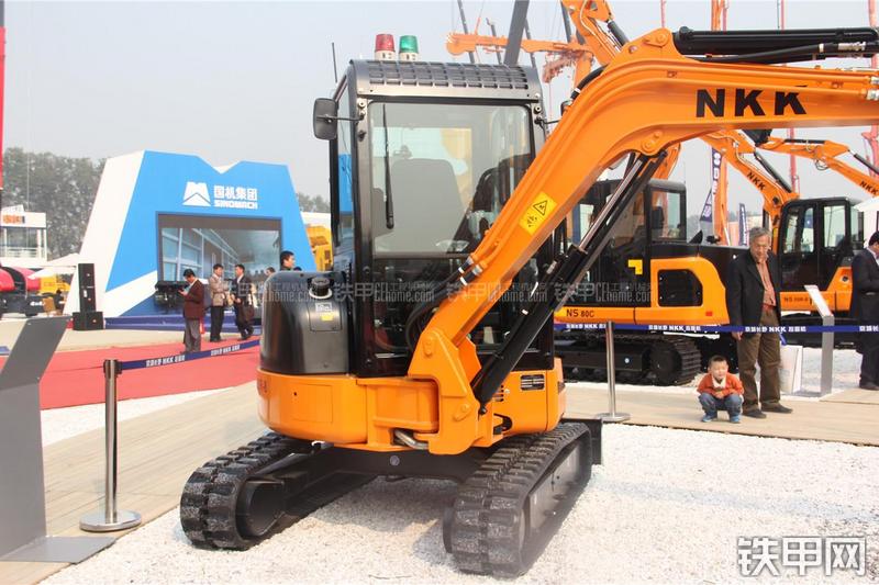 京城长野NS35R-8挖掘机整机外观
