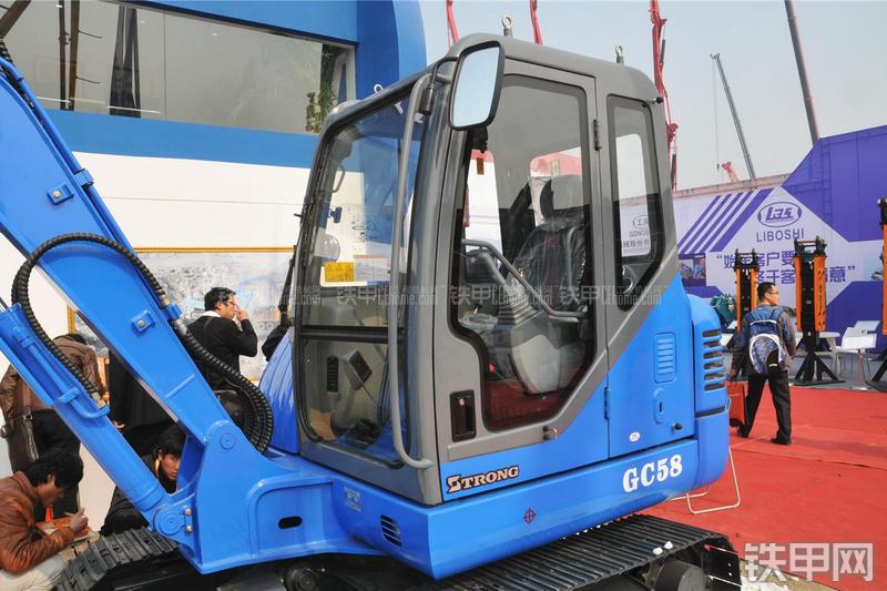 山重建机GC58-8挖掘机局部