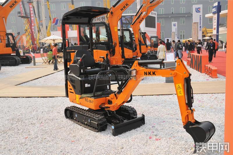 京城长野NS09-7挖掘机整机外观