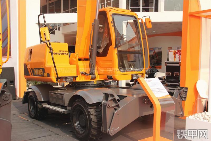 詹阳重工JYL6085挖掘机整机外观