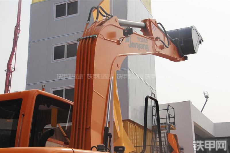 詹阳重工JYL6085挖掘机局部