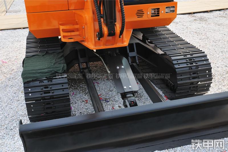 京城长野NS60C挖掘机局部