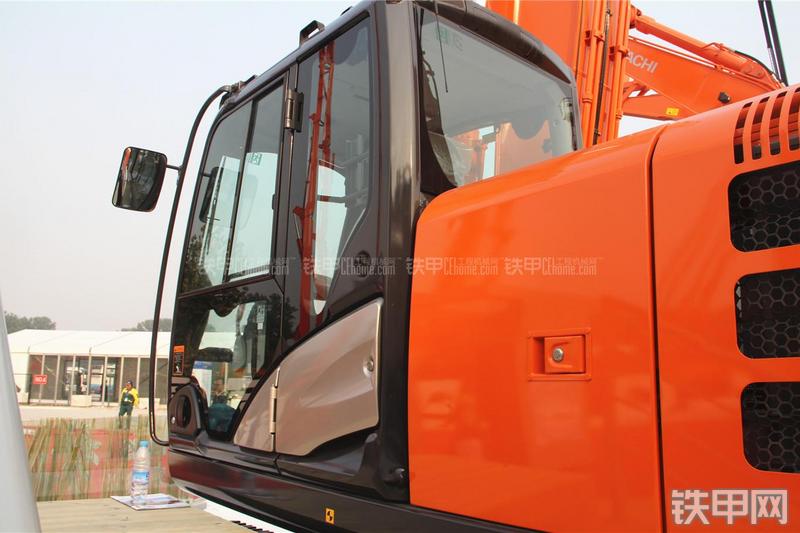 日立ZX200-5G挖掘机局部