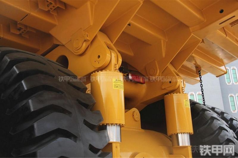 柳工SGE240非公路自卸车局部