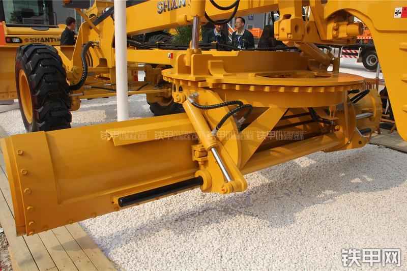 山推SG21A-3平地机局部