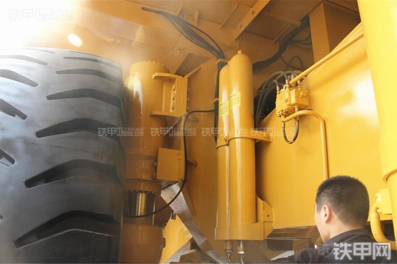 柳工SGE240非公路自卸车局部