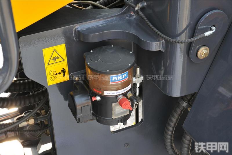 山推SL50WN装载机局部